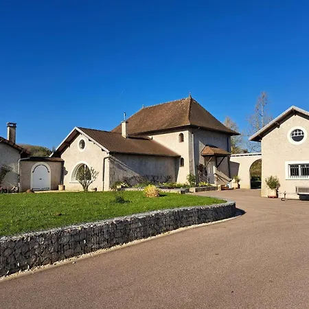 Charmante Maisonnette Avec Piscine Partagee
