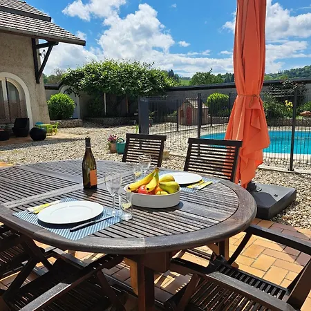 Charmante Maisonnette Avec Piscine Partagee * Charancieu