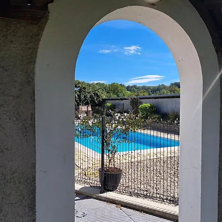 Holiday home Charmante Maisonnette Avec Piscine Partagee