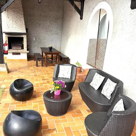 Charmante Maisonnette Avec Piscine Partagee Holiday home